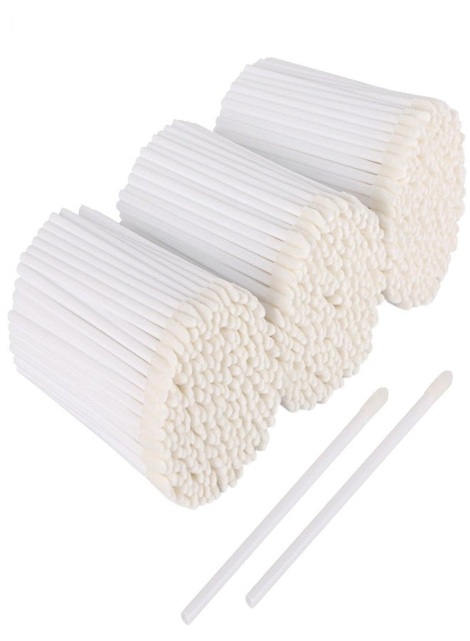 BTYMS 700 Piece Disposable Lip Wands - Lip Brushes, Lipstick & Gloss Applicators - Lint Free Makeup Applicator Brush Beauty Tool - White - Image 1